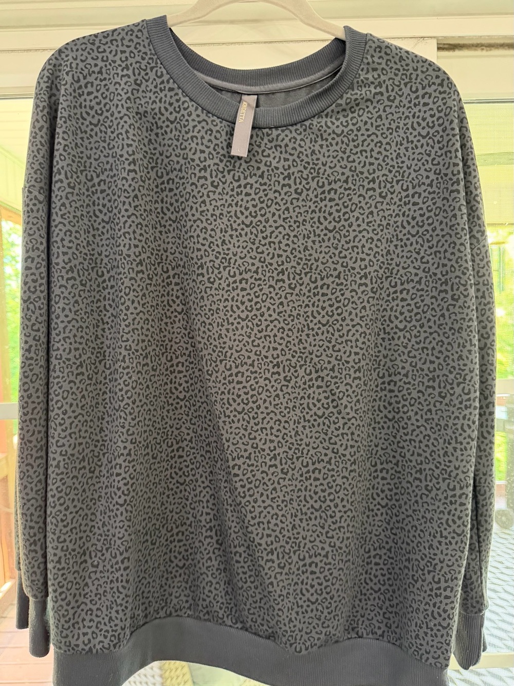 Mondetta Gray Leopard-Print Pullover Sweatshirt